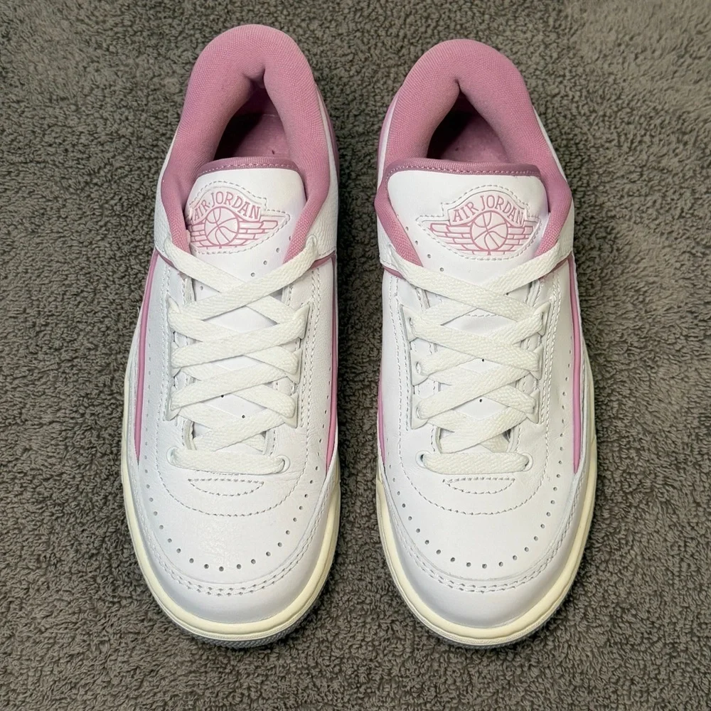 Jordan 2/3 Brand new Womens